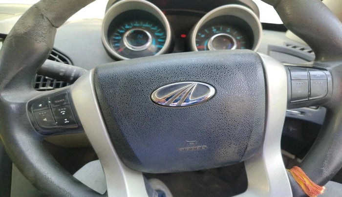 2016 Mahindra XUV500 W6, Diesel, Manual, 2,34,652 km, interior