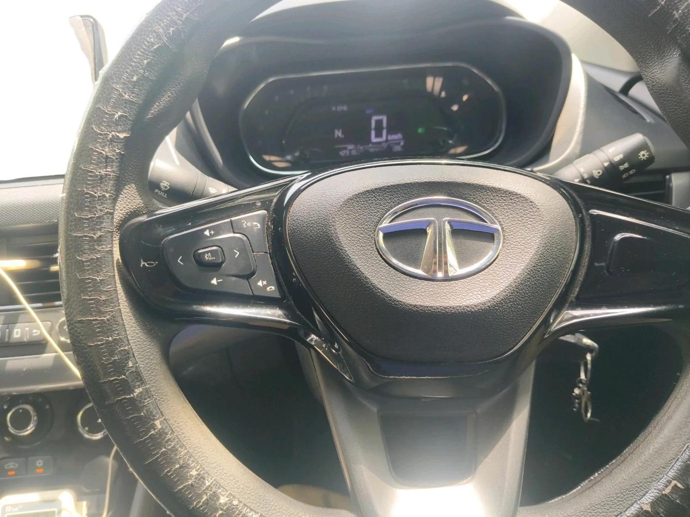 2022 Tata NEXON XMA SUNROOF DIESEL, Diesel, Automatic, 42,318 km, interior