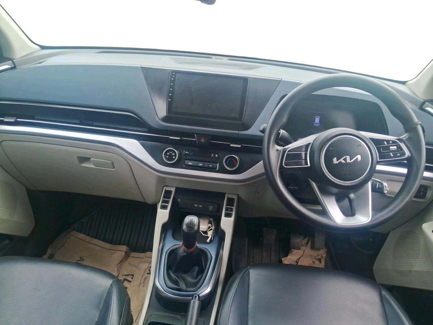 2023 KIA CARENS PREMIUM 1.5 PETROL 7 STR, Petrol, Manual, 90,430 km, interior