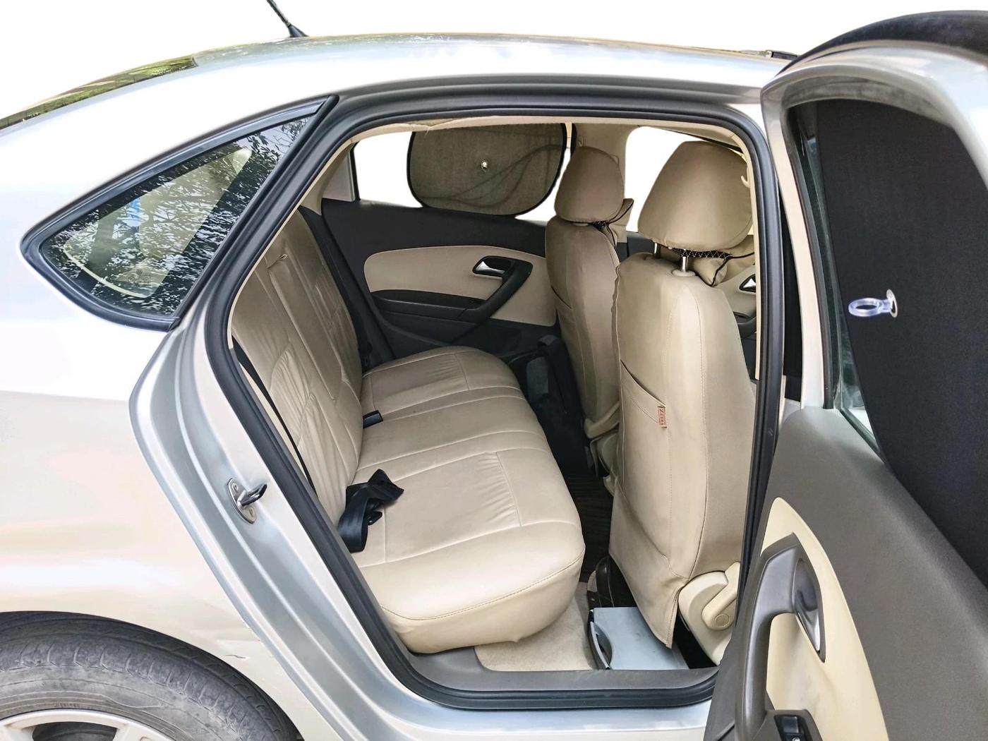 2014 Volkswagen Vento HIGHLINE 1.6 MPI, Petrol, Manual, 1,01,527 km, interior