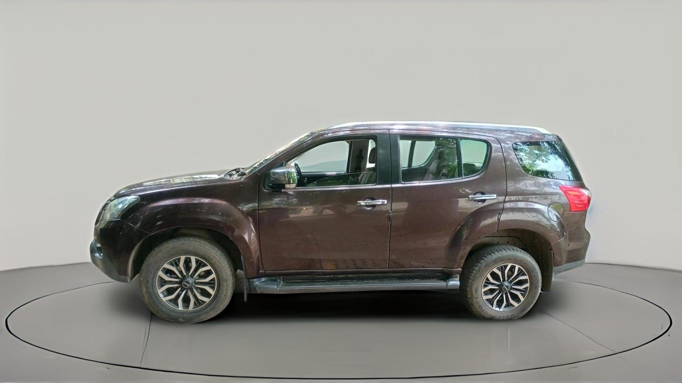 2017 ISUZU MU-X 4x2 AT, Diesel, Automatic, 1,01,540 km, exterior