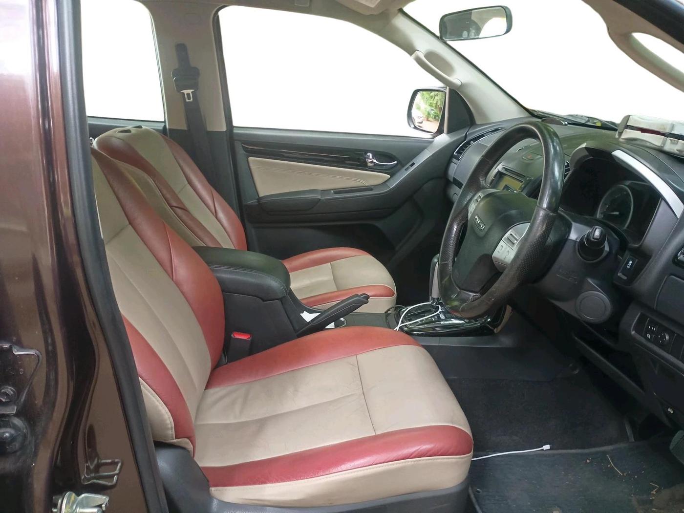 2017 ISUZU MU-X 4x2 AT, Diesel, Automatic, 1,01,540 km, interior