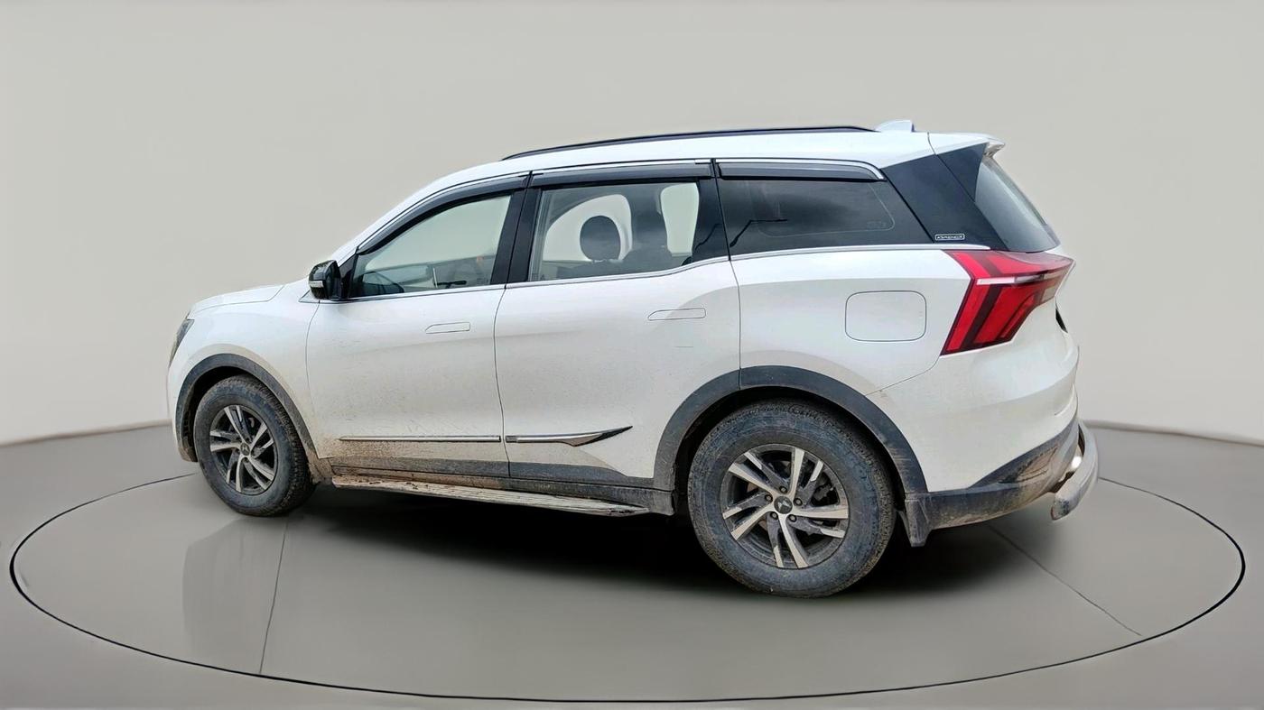 2022 Mahindra XUV700 AX 5 P MT 7 STR, Petrol, Manual, 45,313 km, exterior