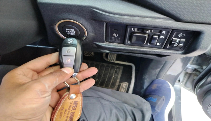 2021 Maruti Vitara Brezza ZXI, Petrol, Manual, 35,957 km, interior