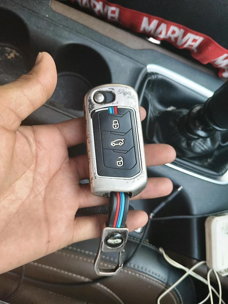 2023 Mahindra SCORPIO-N Z8 DIESEL MT 2WD 7 STR, Diesel, Manual, 55,286 km, interior