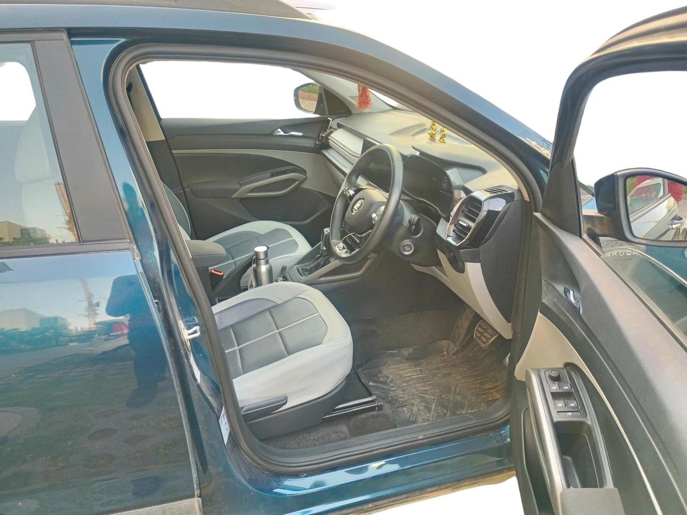 2025 Skoda Kylaq Signature Plus AT, Petrol, Automatic, 11,283 km, interior