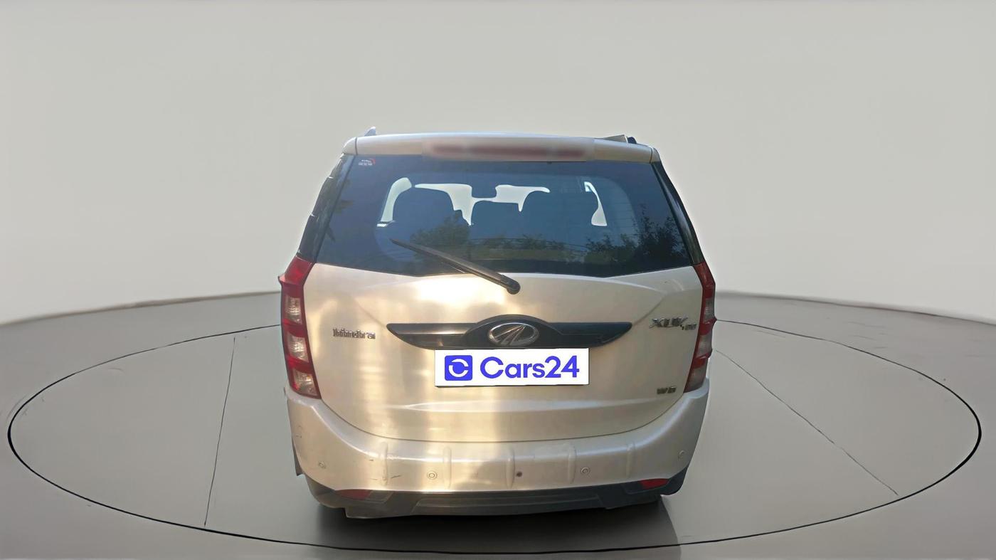 2018 Mahindra XUV500 W6 1.99, Diesel, Manual, 70,325 km, exterior