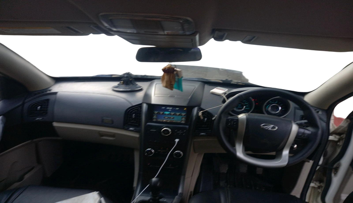 2018 Mahindra XUV500 W6 1.99, Diesel, Manual, 70,325 km, interior
