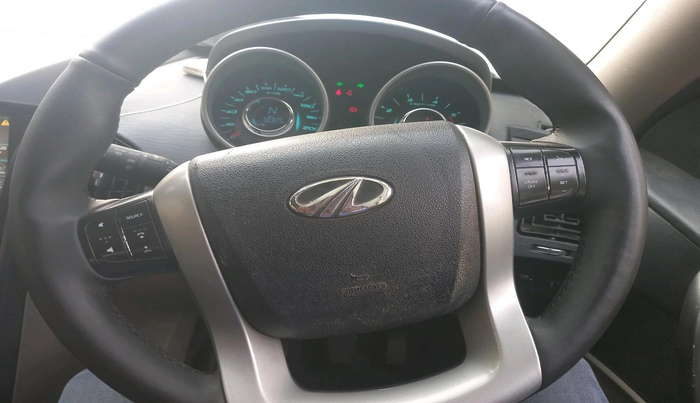 2018 Mahindra XUV500 W6 1.99, Diesel, Manual, 70,325 km, interior