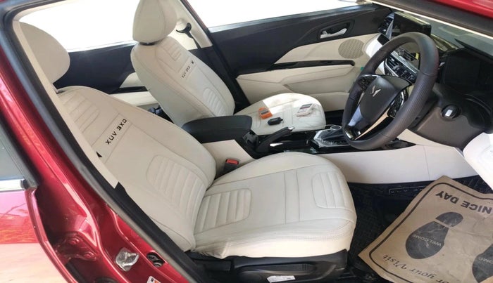 2025 Mahindra XUV 3XO AX5 1.2 L TCMPFI AT, Petrol, Automatic, 4,042 km, interior