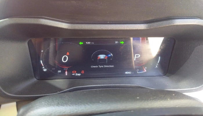 2025 Mahindra XUV 3XO AX5 1.2 L TCMPFI AT, Petrol, Automatic, 4,042 km, interior