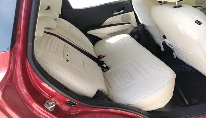 2025 Mahindra XUV 3XO AX5 1.2 L TCMPFI AT, Petrol, Automatic, 4,042 km, interior