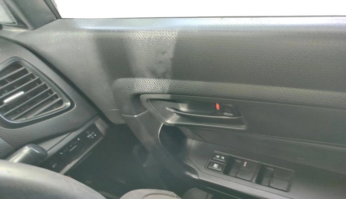 2021 Maruti Vitara Brezza LXI, Petrol, Manual, 21,507 km, interior