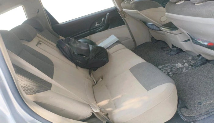 2017 Mahindra XUV500 W6 1.99, Diesel, Manual, 69,588 km, interior