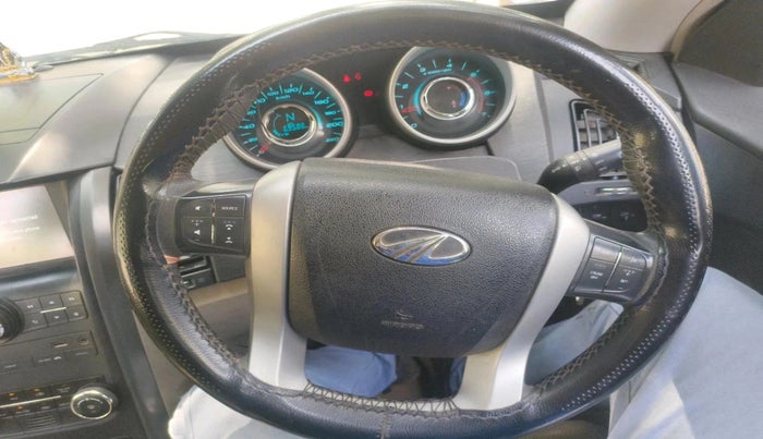 2017 Mahindra XUV500 W6 1.99, Diesel, Manual, 69,588 km, interior