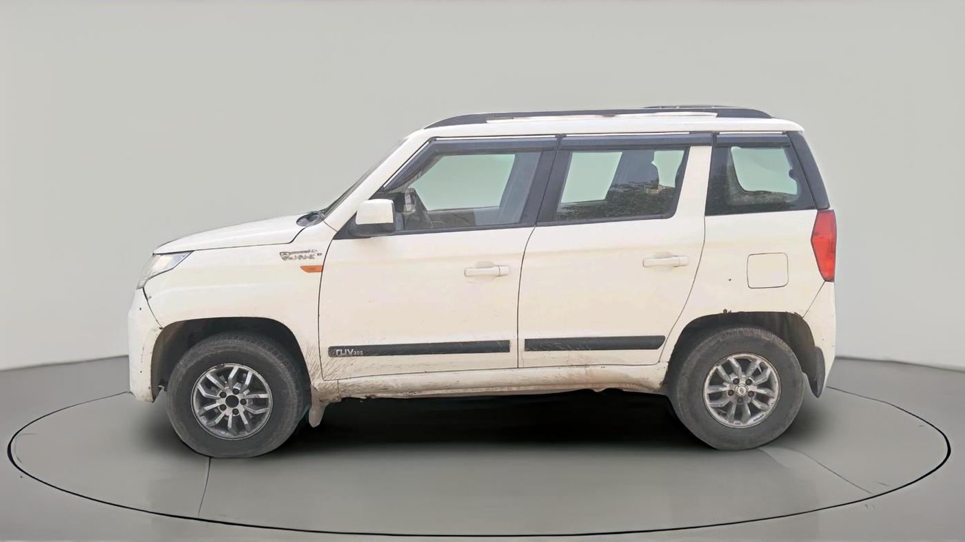 2017 Mahindra TUV300 T8, Diesel, Manual, 2,11,883 km, exterior
