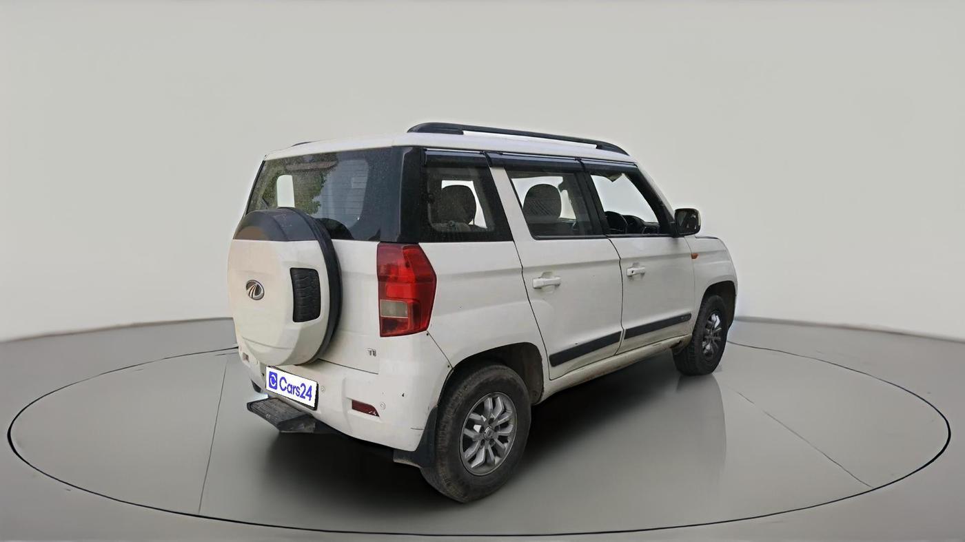 2017 Mahindra TUV300 T8, Diesel, Manual, 2,11,883 km, exterior