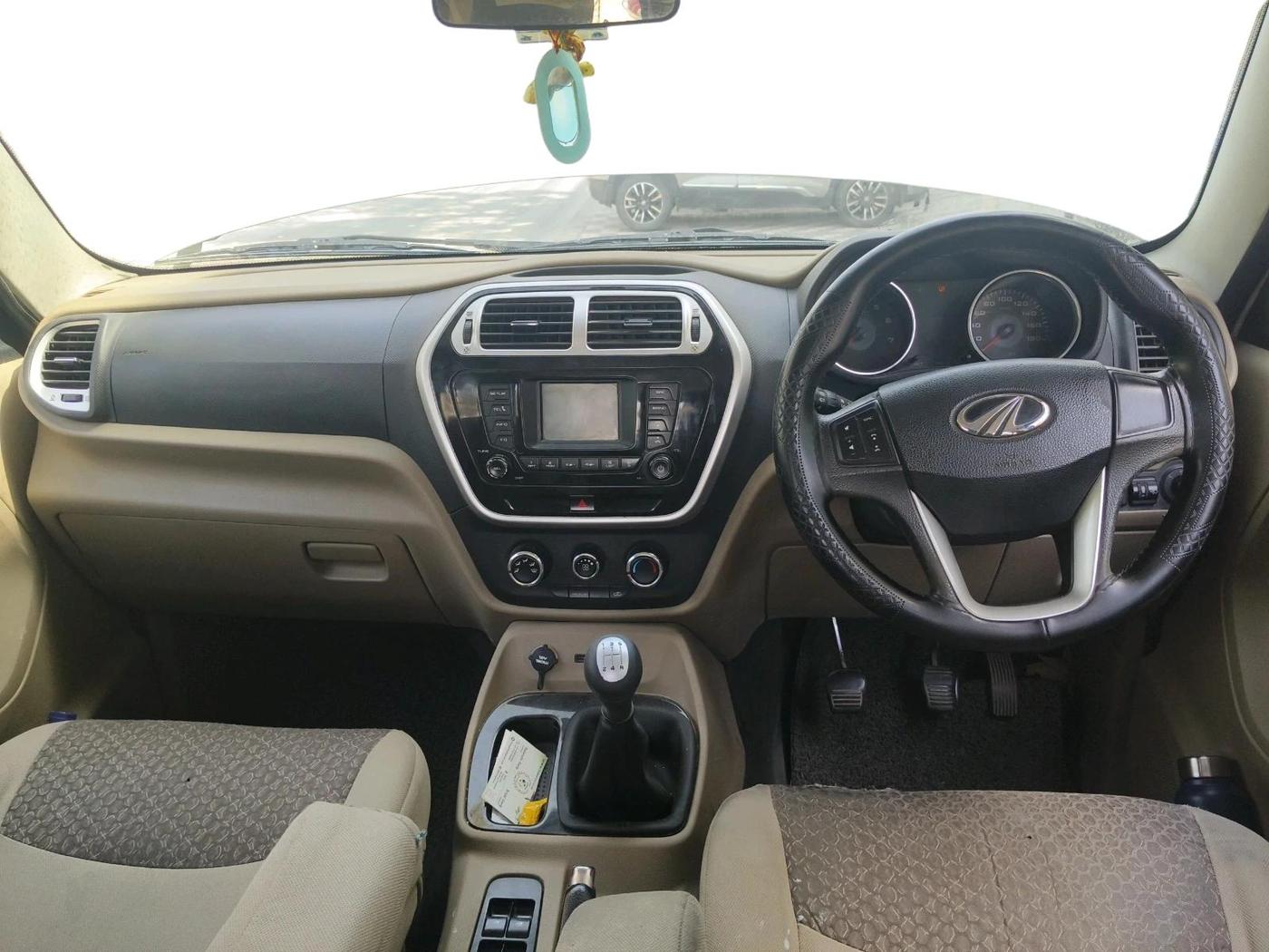 2017 Mahindra TUV300 T8, Diesel, Manual, 2,11,883 km, interior