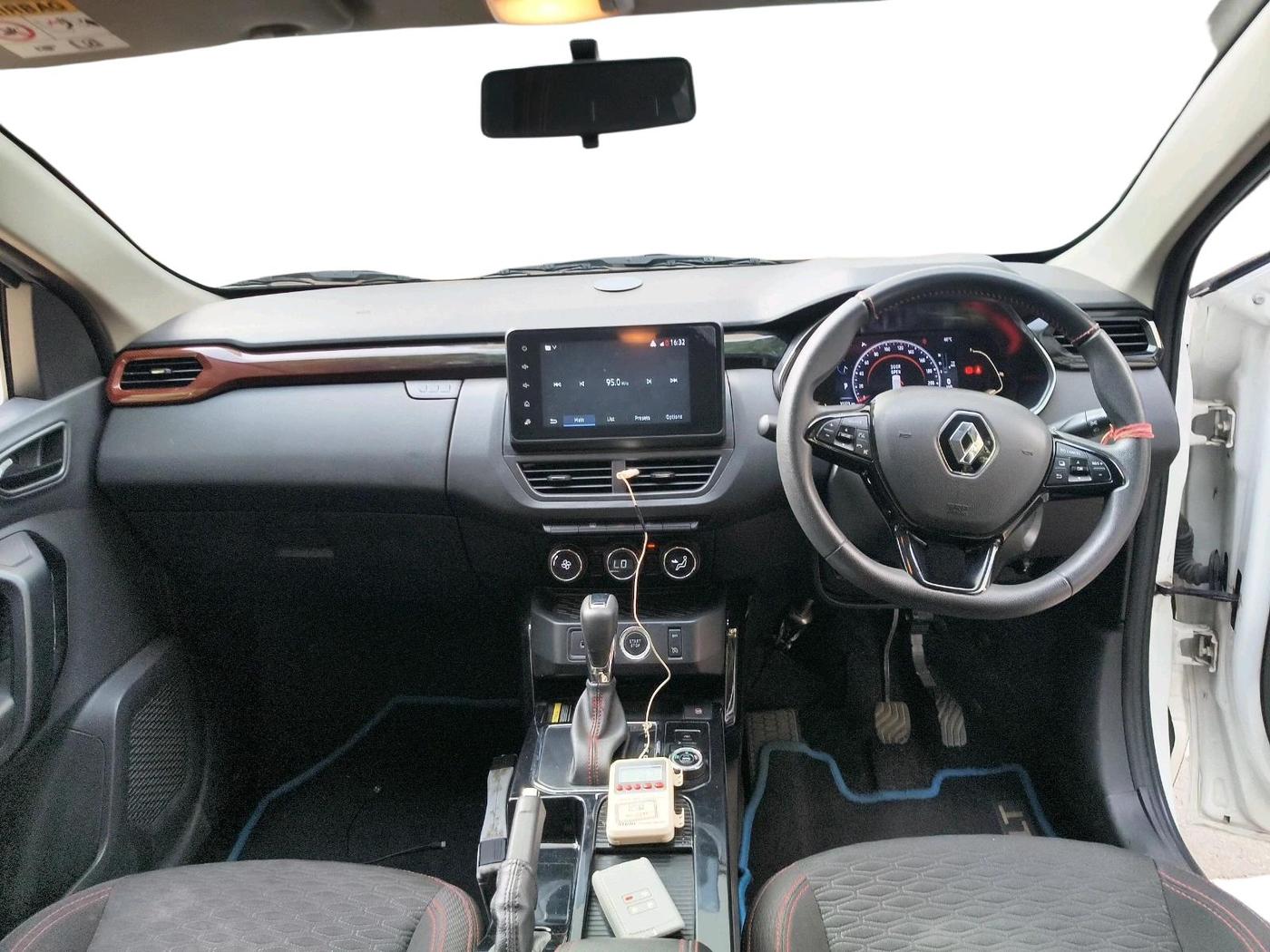 2022 Renault Kiger RXZ TURBO CVT DUAL TONE, Petrol, Automatic, 33,280 km, interior