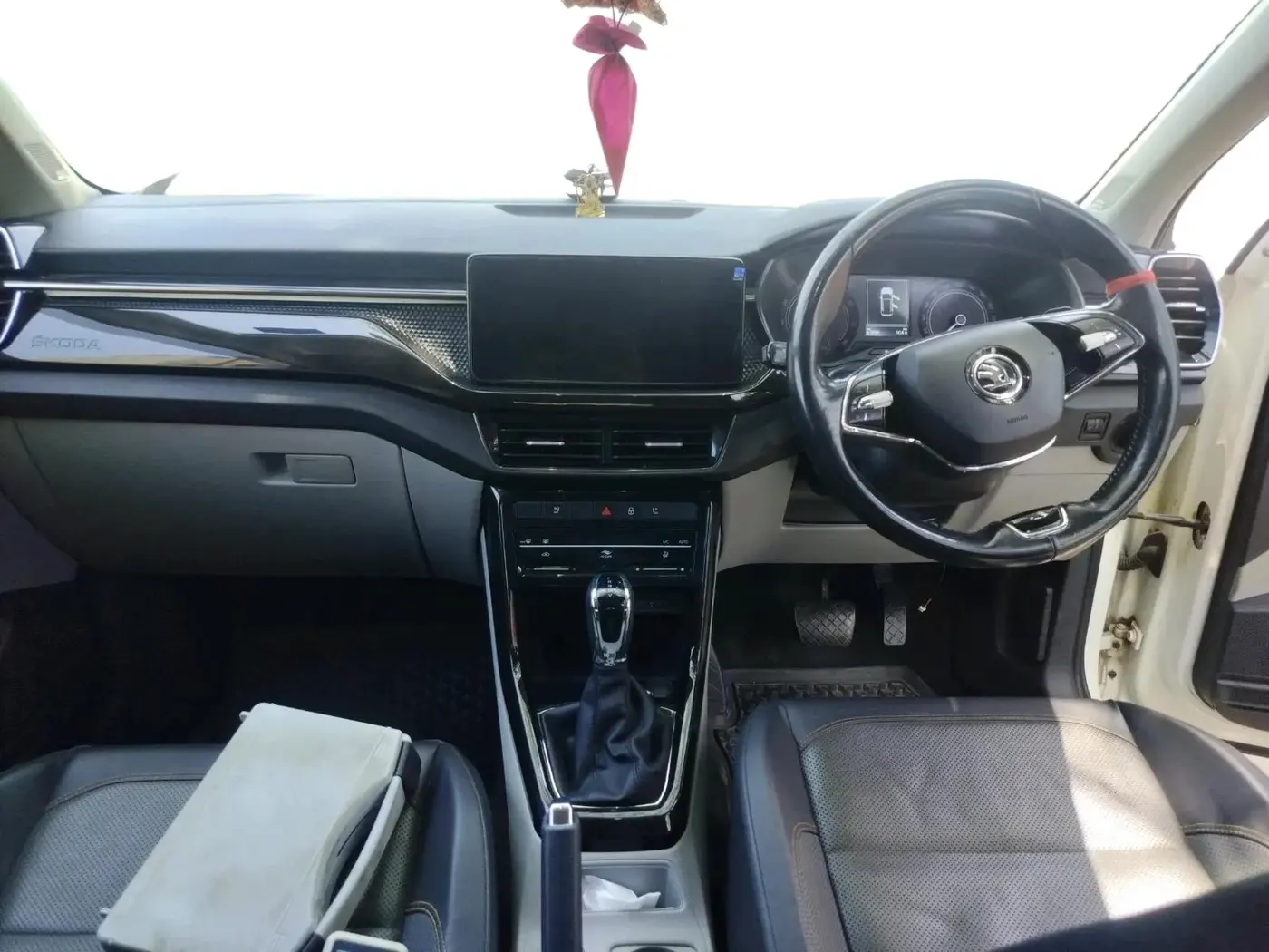 2021 Skoda KUSHAQ STYLE 1.0L TSI AT, Petrol, Automatic, 61,939 km, interior