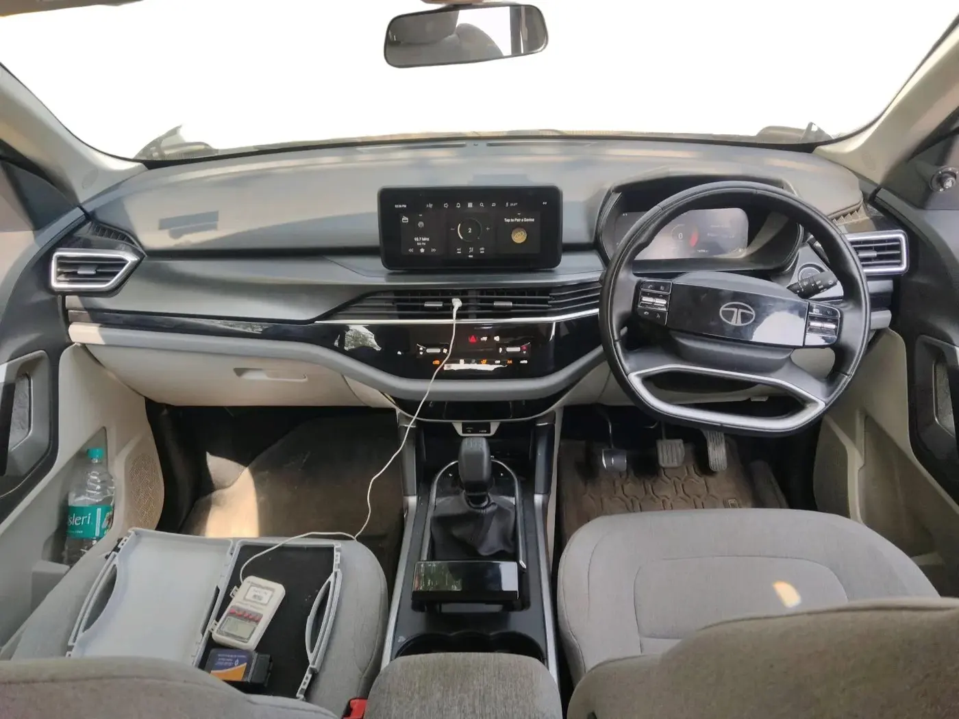 2025 Tata Safari PURE PLUS, Diesel, Manual, 19,594 km, interior