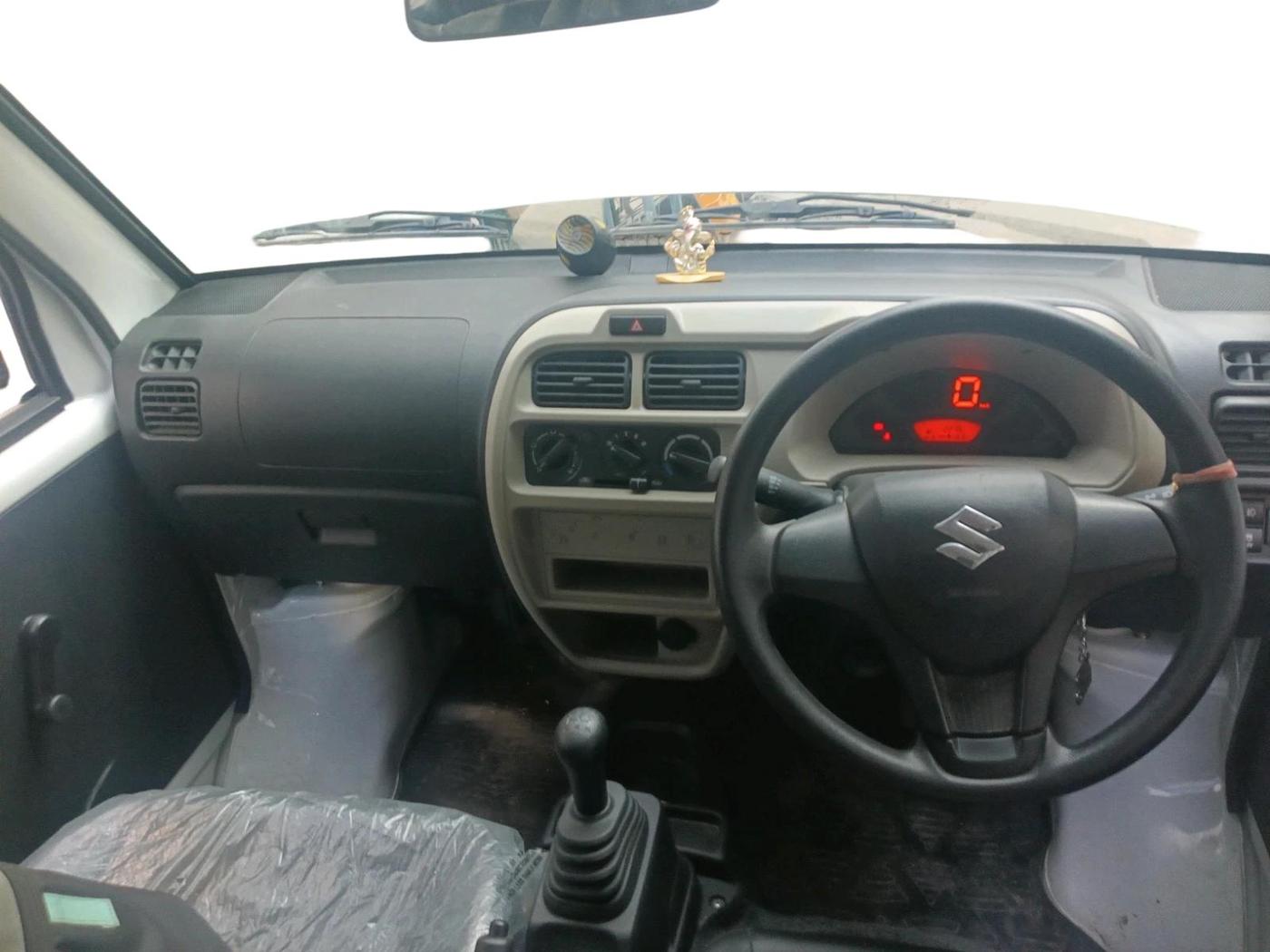 2025 Maruti Eeco 7 STR STD(O), Petrol, Manual, 2,279 km, interior