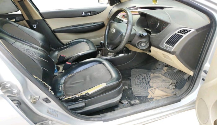 2013 Hyundai i20 ERA 1.2, Petrol, Manual, 1,31,612 km, interior