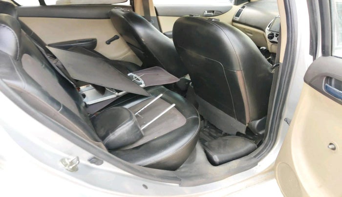 2013 Hyundai i20 ERA 1.2, Petrol, Manual, 1,31,612 km, interior