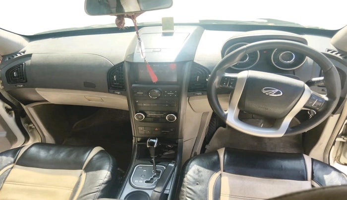 2016 Mahindra XUV500 W6 AT 1.99, Diesel, Automatic, 1,25,678 km, interior