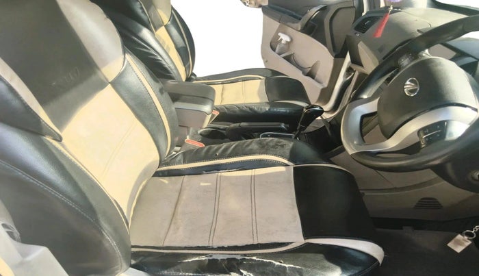 2016 Mahindra XUV500 W6 AT 1.99, Diesel, Automatic, 1,25,678 km, interior