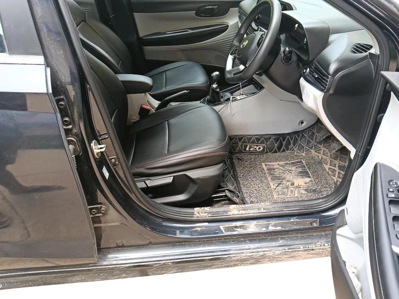 2024 Hyundai NEW I20 ASTA 1.2 MT, Petrol, Manual, 23,414 km, interior