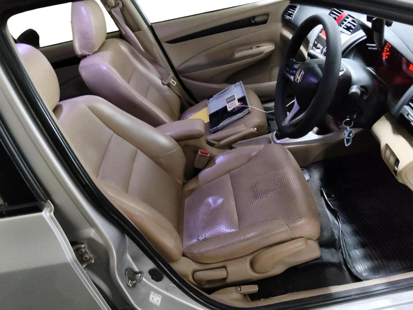 2011 Honda City 1.5L I-VTEC S MT, Petrol, Manual, 1,76,018 km, interior