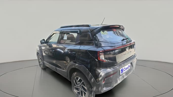 2025 Mahindra XUV 3XO AX5 1.2 L TCMPFi, Petrol, Manual, 9,568 km, exterior