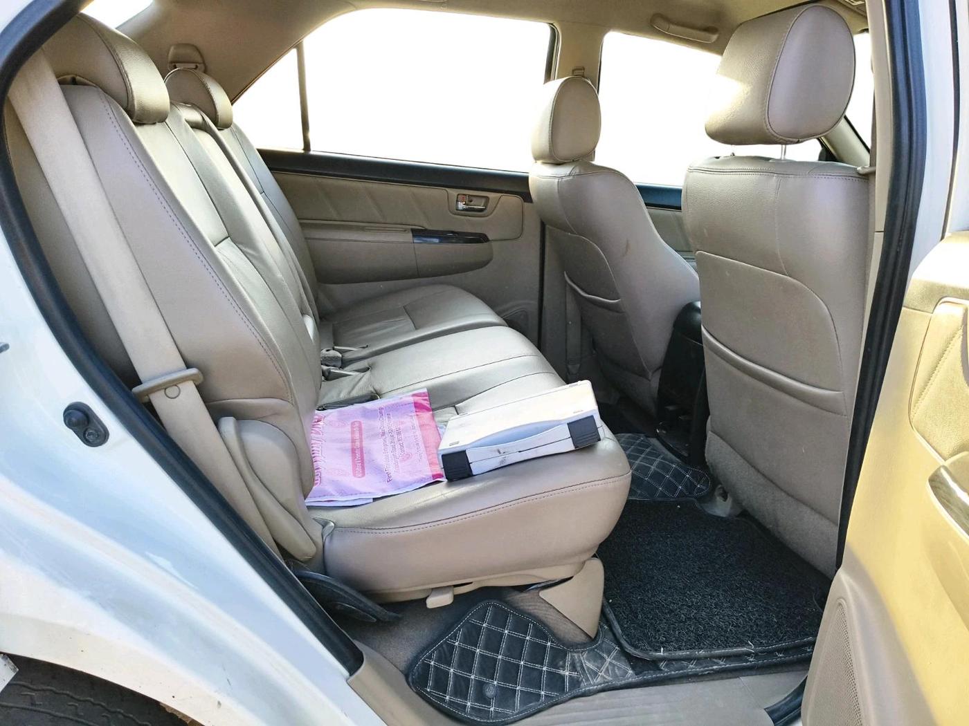 2016 Toyota Fortuner 3.0 4X2 MT, Diesel, Manual, 1,38,232 km, interior