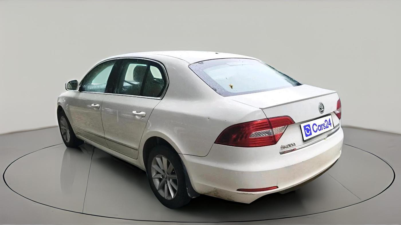 2014 Skoda Superb ELEGANCE 1.8 TSI AT, Petrol, Automatic, 94,906 km, exterior