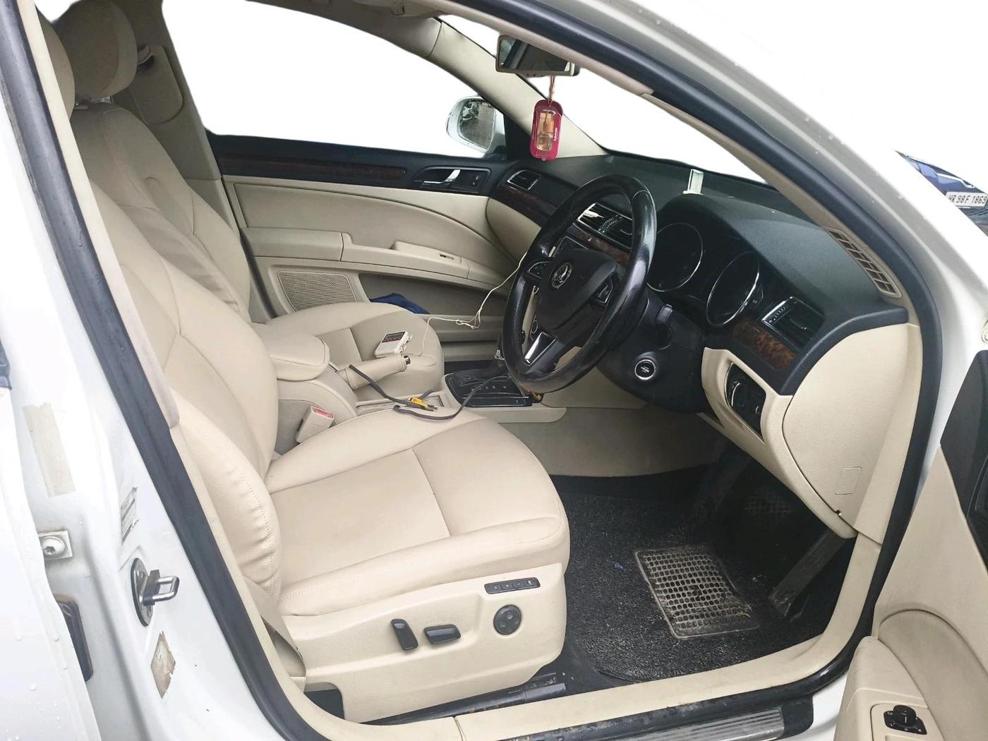 2014 Skoda Superb ELEGANCE 1.8 TSI AT, Petrol, Automatic, 94,906 km, interior