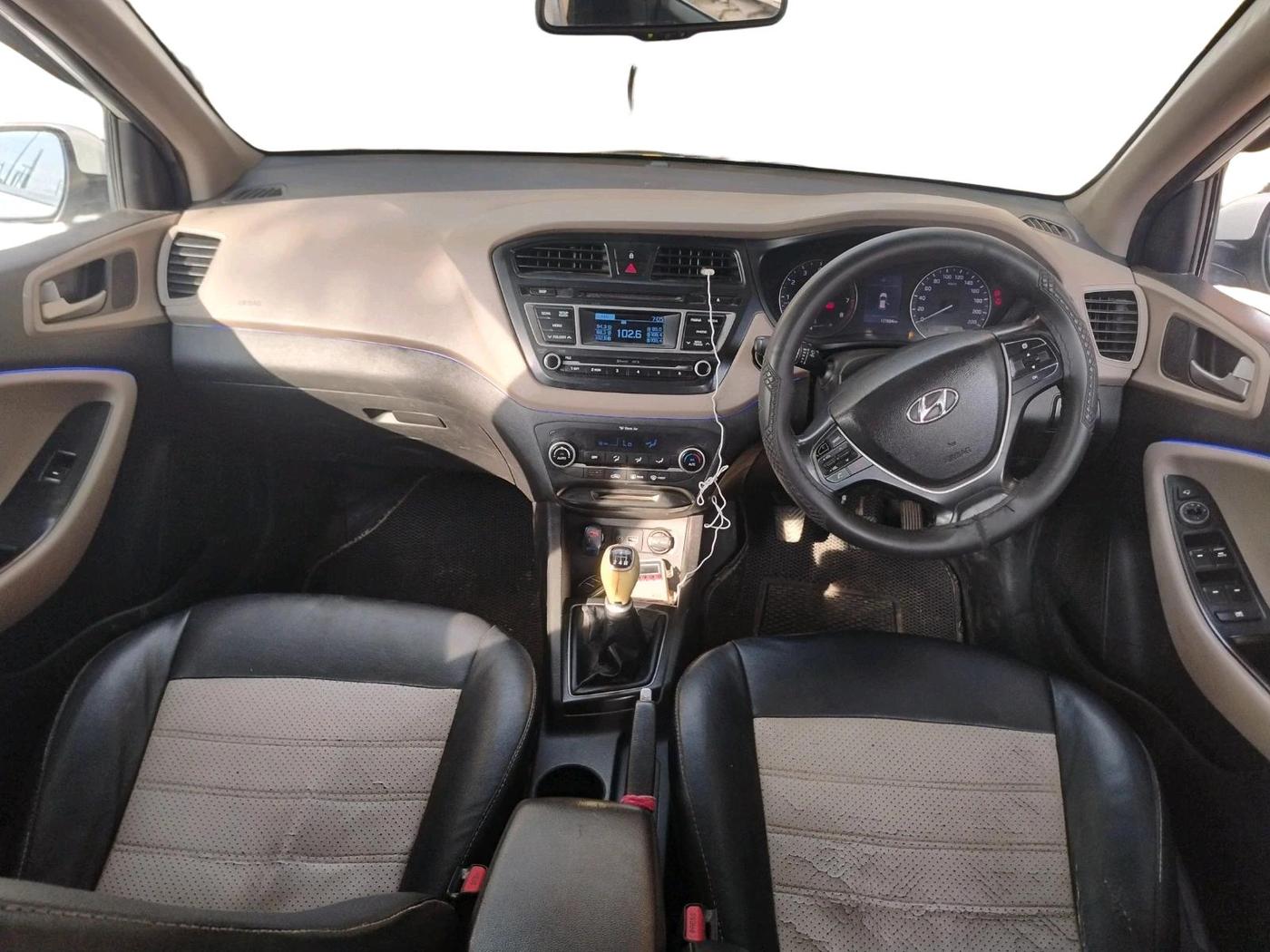 2014 Hyundai Elite i20 ASTA 1.2, Petrol, Manual, 1,37,824 km, interior
