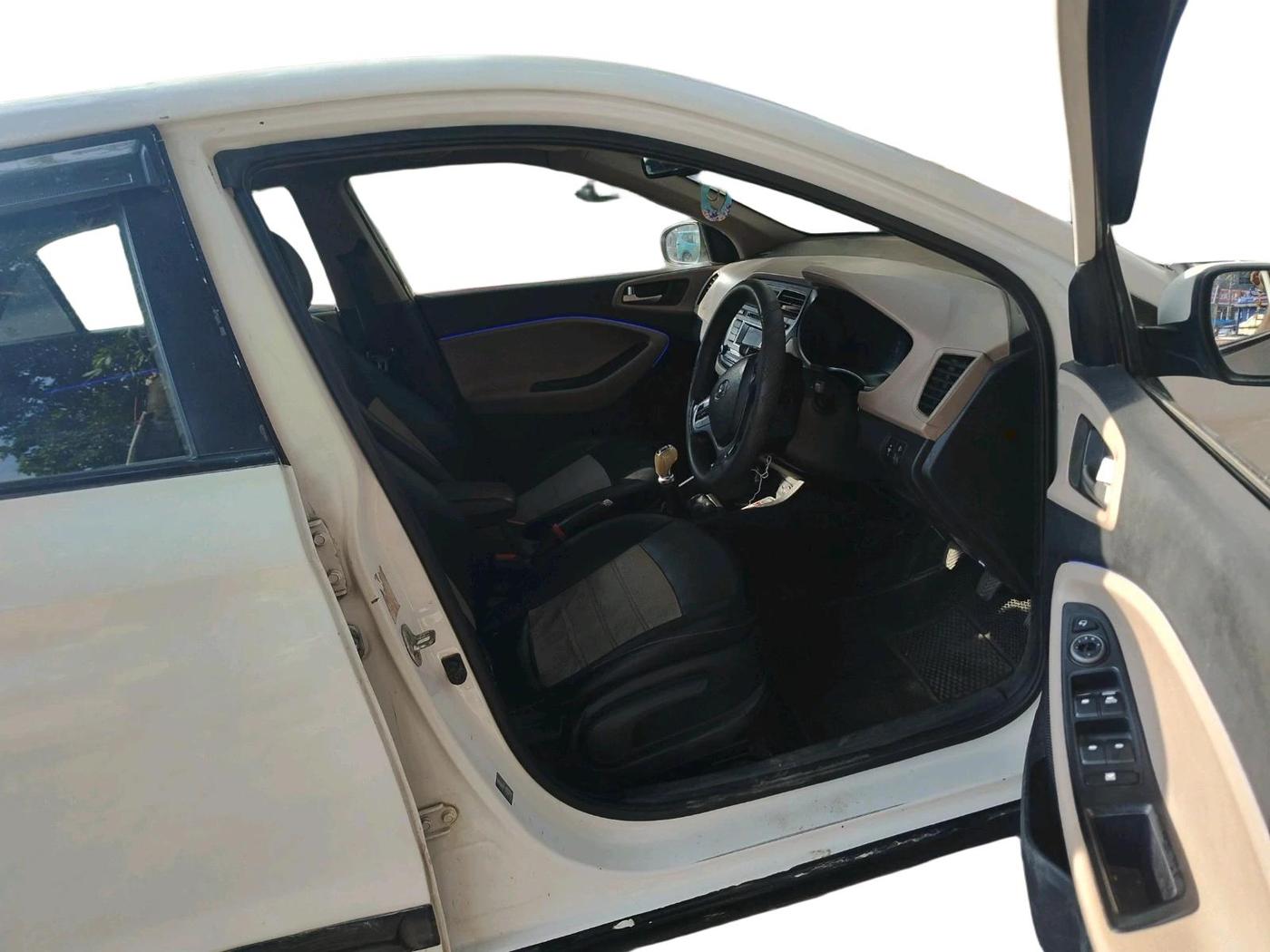 2014 Hyundai Elite i20 ASTA 1.2, Petrol, Manual, 1,37,824 km, interior