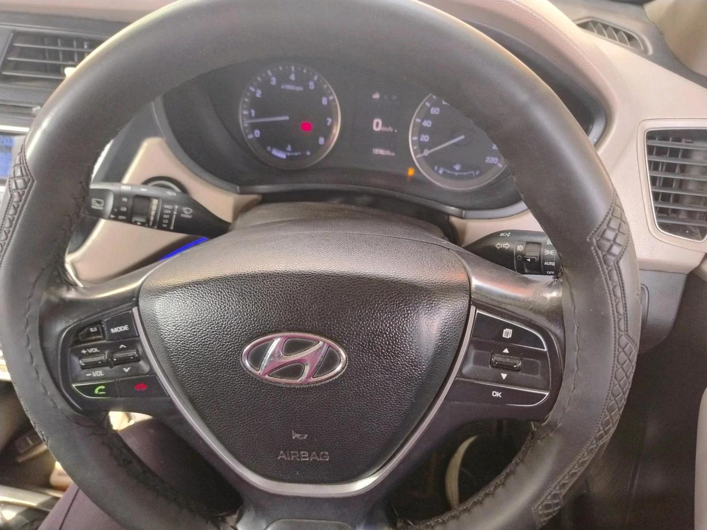 2014 Hyundai Elite i20 ASTA 1.2, Petrol, Manual, 1,37,824 km, interior