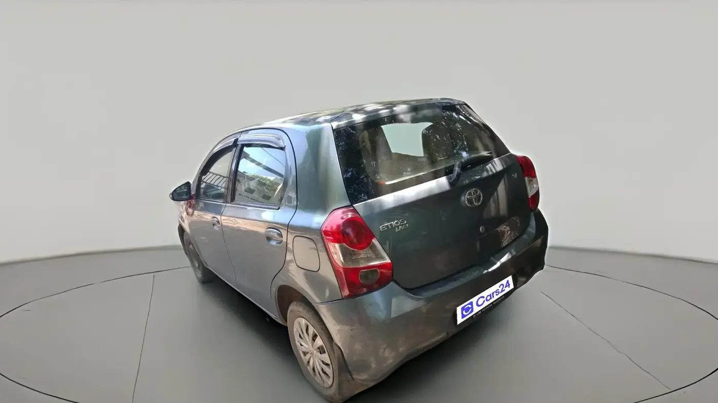 2017 Toyota Etios Liva V, Petrol, Manual, 1,64,154 km, exterior