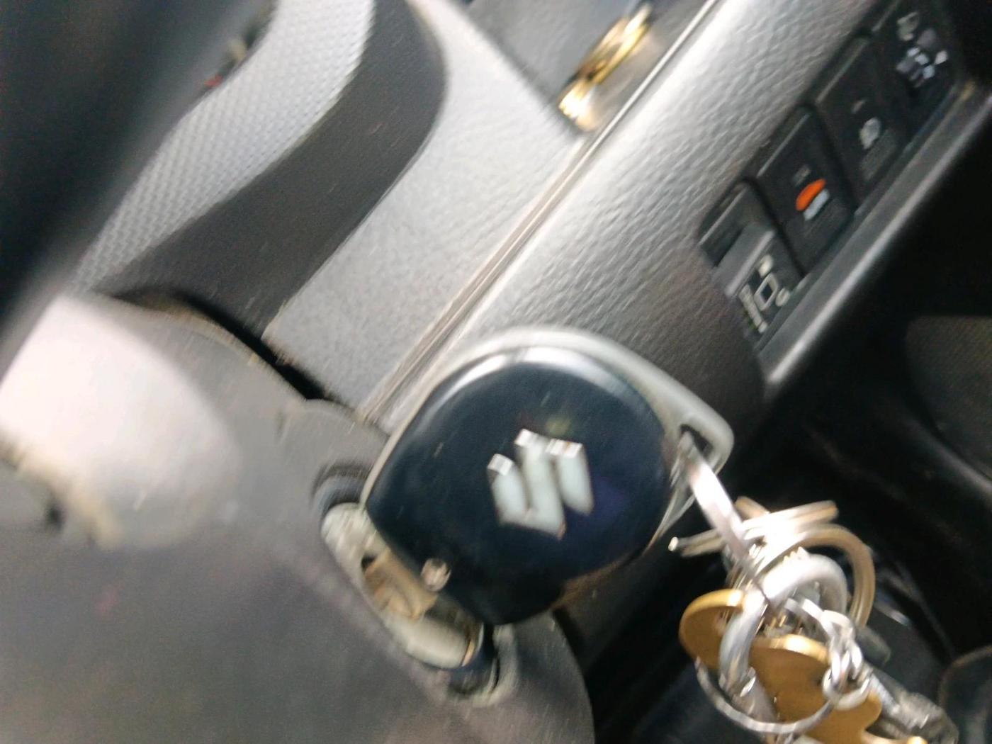 2014 Maruti Swift VXI, CNG, Manual, 2,24,915 km, interior