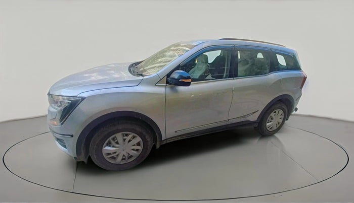 2024 Mahindra XUV700 MX P MT 5 STR, Petrol, Manual, 17,514 km, exterior