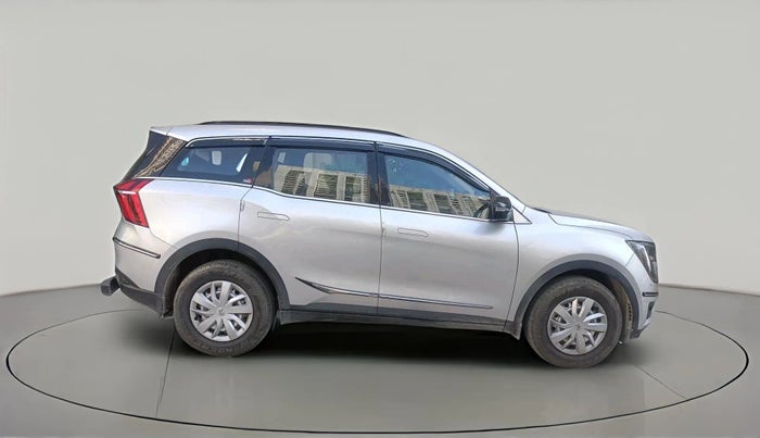 2024 Mahindra XUV700 MX P MT 5 STR, Petrol, Manual, 17,514 km, exterior
