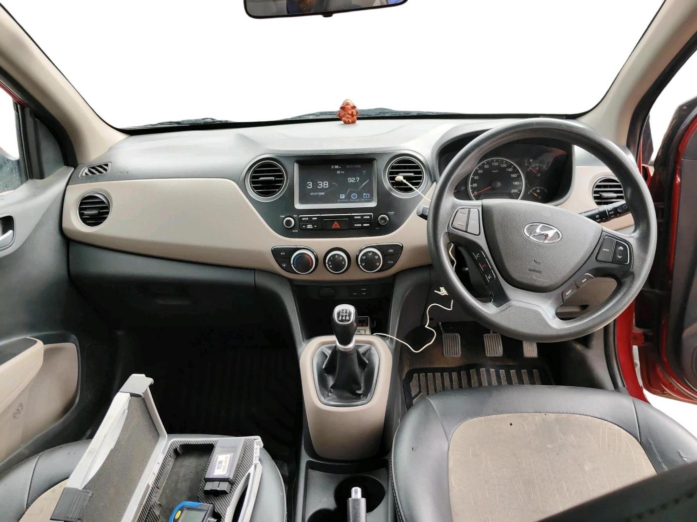 2019 Hyundai Grand i10 SPORTZ 1.2 KAPPA VTVT, Petrol, Manual, 1,26,947 km, interior
