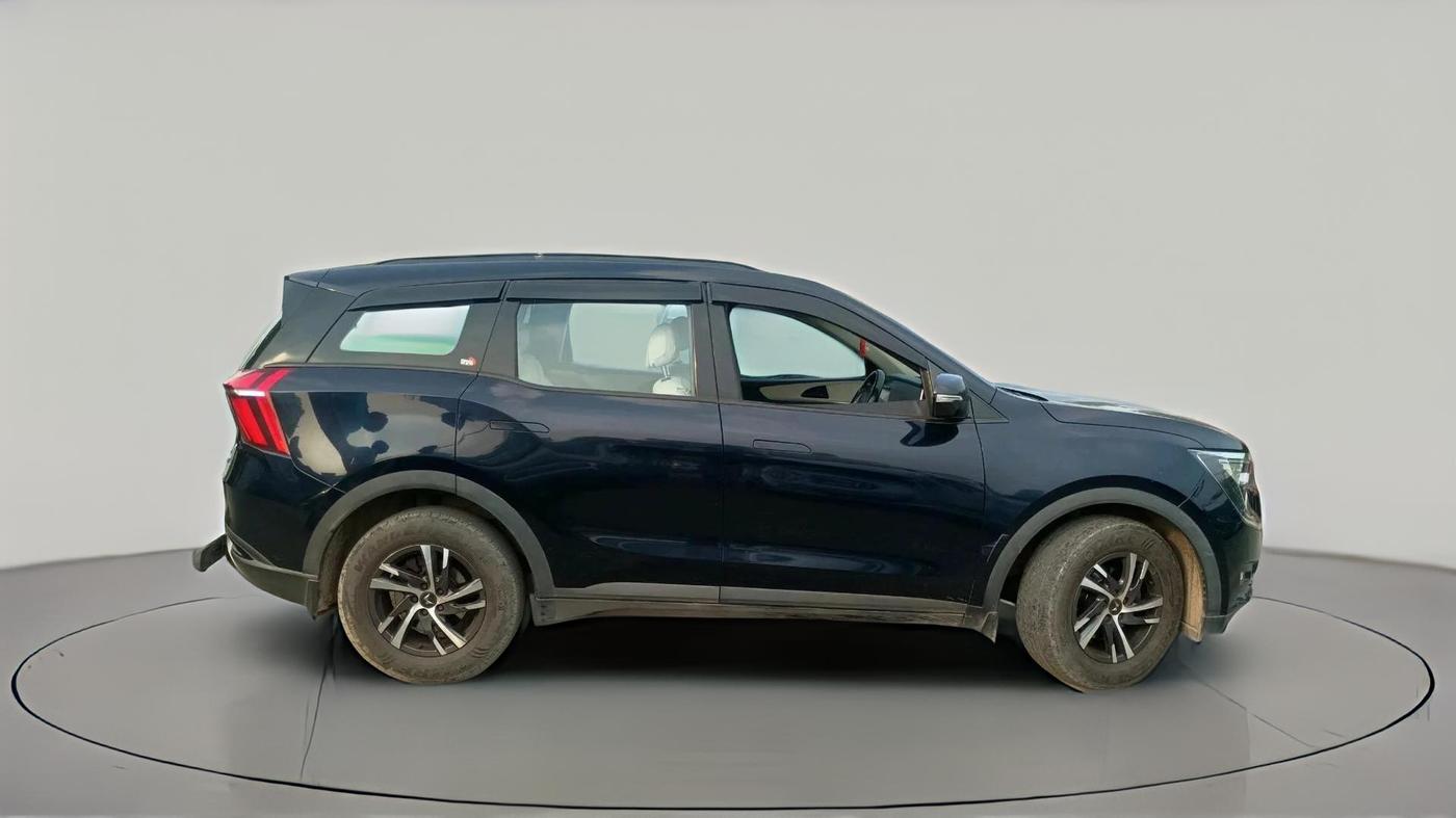 2023 Mahindra XUV700 AX 5 D AT 5 STR, Diesel, Automatic, 51,301 km, exterior