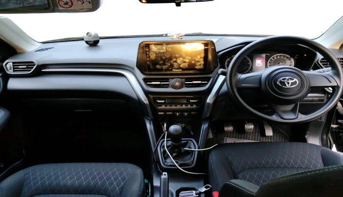 2025 Toyota URBAN CRUISER HYRYDER E NEO DRIVE, Petrol, Manual, 8,671 km, interior