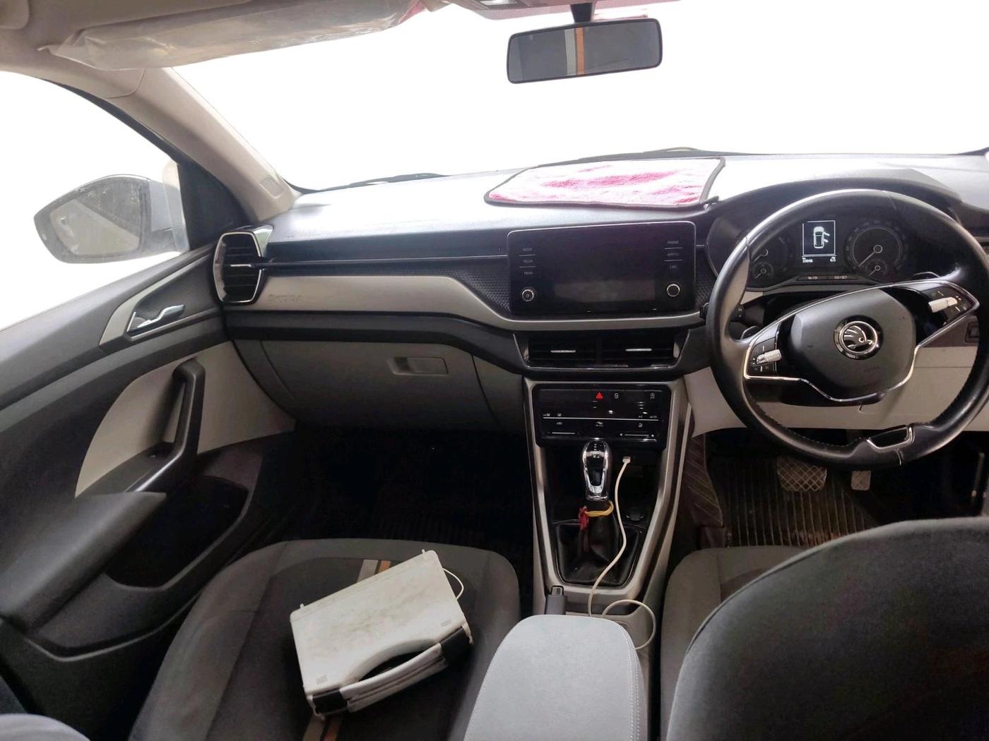 2023 Skoda KUSHAQ AMBITION 1.0L TSI AT, Petrol, Automatic, 33,048 km, interior