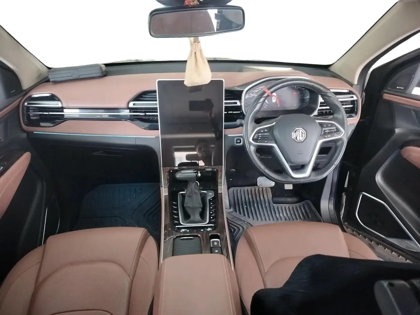2023 MG HECTOR PLUS SAVVY PRO 1.5 TURBO CVT 7 STR, Petrol, Automatic, 44,084 km, interior