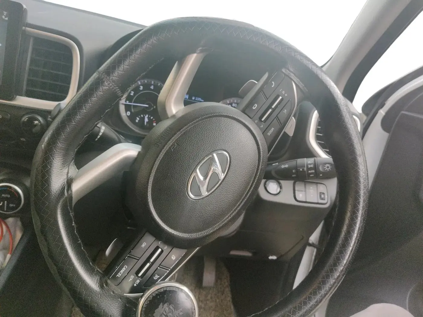 2022 Hyundai VENUE SX PLUS 1.0 TURBO DCT, Petrol, Automatic, 78,911 km, interior