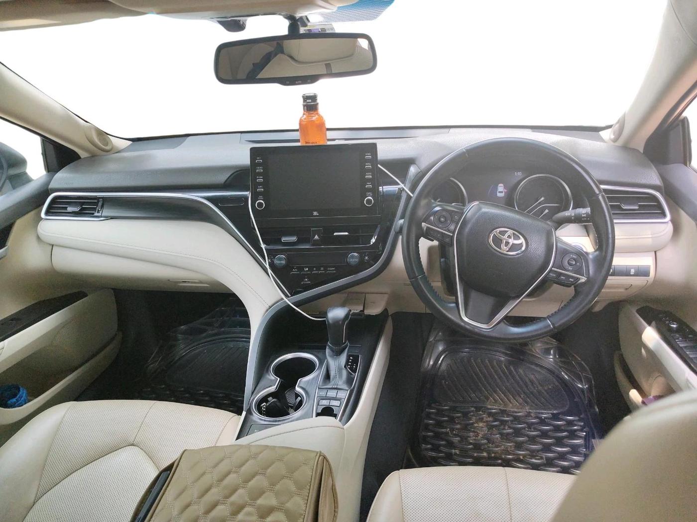 2023 Toyota Camry HYBRID, Hybrid, Automatic, 54,285 km, interior